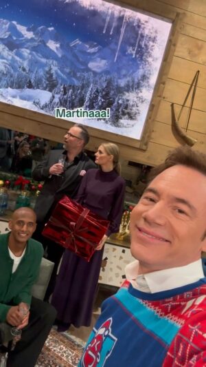 Martina Hill Instagram - X-MAS-LOL🤣 Dieses Jahr feiern wir Weihnachten zusammen, wenn ihr mögt🎄Und zwar mit @bullyherbig @teddyteclebrhan @carokebelin @bastianpastewka #AnkeEngelke @kurt_kroemer_berlin @martinahillofficial @therealhunzigram @rick_kavanian ✨
Das wird ein Fest!  Wir sehen uns Weihnachten beim LOL: Last One Laughing - Xmas Special🎅🏻! @primevideode #LOLDE #LastOneLaughing 
#LOLDE #LastOneLaughing 
@primevideode #werbungausliebe❤️