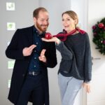 Martina Hill Instagram - Schönen 4. Advent✨ 👉MORGEN so um 22:45 feiern wir zusammen, wenn ihr Lust habt #martinahillshow X-mas Edition🤗🎄nach Luke‘s Weihnachtsshow in SAT1❄️ #amigasweihnachtsalbum #larissatestetweihnachtsberufe #sarahaufmweihnachtsmarkt #undvielvielmehr #werbungfürliebe❤️