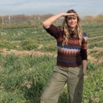 Martina Klein Instagram – I 🧡 Calçots! Junto con las alcachofas son mis verduras favoritas de la temporada 
Y gracias a @aquilatierra he podido también recogerlos!
🙏🏼 @coopagricoladelprat 🥬

¿Os gustan los calçots?🧅