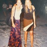 Martina Klein Instagram - ¡Primaaa, Feliz cumple! Tenemos tantos momentos juntas desde los 16 que me daba pena quedarme solo con uno. Me encanta que sigamos cumpliendo años sin perdernos de vista, teniéndonos siempre a mano. ¡Te quiero mucho! @veroblume ❤️