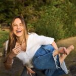 Martina Klein Instagram - Lo que más me gusta de ser mamá es ese lenguaje solo nuestro, lleno de guiños cómplices. Me encanta ver en ella algunos gestos míos y pensar que lo esencial pasa de madres a hijas, como las joyas que mejor cuidamos. Deseando que llegue el día de la madre para crear un bonito recuerdo más. @bulgari #publicidad #bulgarijewelry #BulgariCabochon