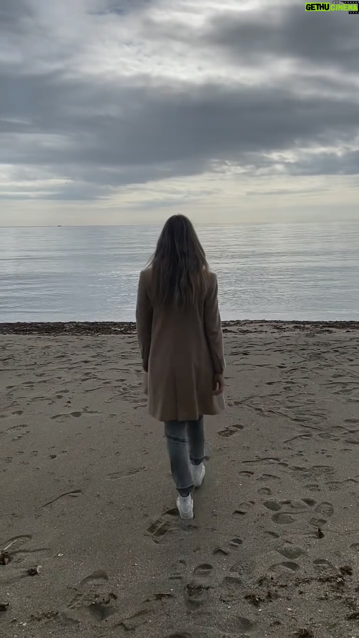Martina Klein Instagram - G R A C I A S 2023 ❤️ Y a todo y tod@s l@s que formasteis parte de él. A seguir construyendo, cosechando y recolectando junt@s. Mis mejores deseos para quienes pasáis por aquí y aportáis cariño. Feliz 2024!!!!