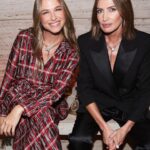 Martina Klein Instagram - Anoche sobrevolé el Pabellón Mies Van Der Rohe a lomos del dragón más maravilloso de @bulgari , ese que después se abrazó a mi cuello, en una noche preciosa a ritmo de jazz y rodeada de gente bonita. Gracias familia Bulgari por invitarme a celebrar el 75 aniversario de vuestra fascinante Serpenti 🐍💛. . Mi traje de @carolinaherrera ❤️