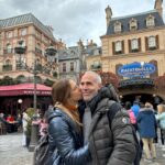 Martina Klein Instagram - Venía diciendo, hasta que instagram ha decidido publicar mi carrusel sin texto (qué rabia da eso) que han sido unos días increíbles para toda la familia en #DisneylandParis. Personalmente era mi primera vez en Disney y he tenido la enorme suerte de estrenarme por la puerta grande en el universo de la fantasía gracias a @Disneydestinos y sus hadas madrinas 🧚🏿🧚🏾‍♀️🧚🏼‍♂️, que nos han cuidado tan bien y nos han hecho multiplicar por mil la intensidad de la experiencia. Nos volvemos muy felices y agradecidos y ojalá sea hasta muy pronto.