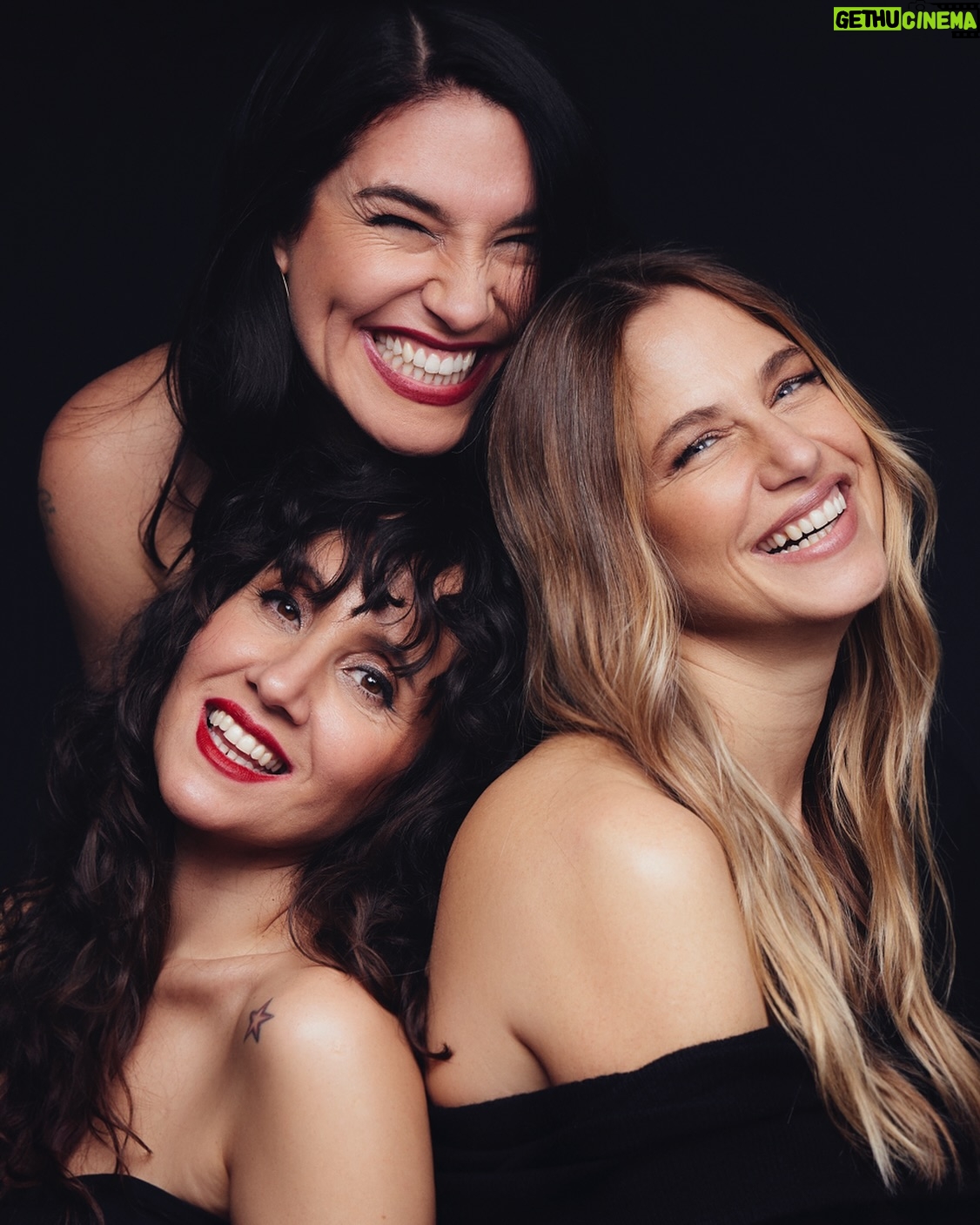 Martina Klein - 8.1K Likes - No sé a dónde nos lleva este camino pero conoceros y trabajar con vosotras estÔ resultando una experiencia intensamente divertida y estimulante.
Os quiero, mis UrracaS š¦āā¬š¦āā¬š¦ā⬠@lulagomezfem y @lola.vendetta Ā”Menudo descubrimiento!
.
.
š· @carlosvillarejo