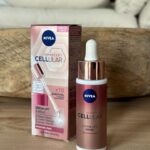 Martina Klein Instagram - Para que yo me decida a hacer #publi en un post es porque realmente merece la pena, sobre todo si además viene de la mano de @nivea_es , la de toda la vida 💙 Llega lo que para mí va a ser una revolución en mi #skincare diario, y es el Celular Serum Lift con un ingrediente muy innovador: el Bakuchiol. Es una alternativa al Retinol, igual de eficaz pero más suave con la piel. Después de tres semanas puedo decir que, efectivamente, no descama, reafirma, hidrata, nutre y gracias a su textura ultraligera deja una sensación fresca y muy muy agradable en la piel. ¿Me ha gustado el producto y te invito a probarlo? ¡SI, absolutamente! #publi #SerumBakuchiol #NIVEACellular