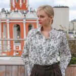 Marusya Klimova Instagram - Весенним свежим утром на крыше мира 🙌🏼 #актриса #марусяклимова
