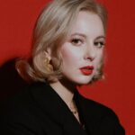 Marusya Klimova Instagram - Дышать! Любить! Светить! Брать! Отдавать! Преображать и множить) Быть! Только так 🫶🏻 С праздником, девочки ❤️