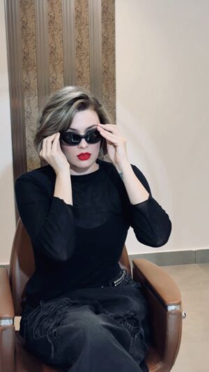Maruv Instagram - Thanks God that I’m as posh as luck 😎