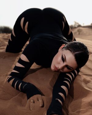 Maruv Instagram - Once upon a time in desert 🐪