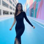 Marwa Karam Instagram - هاي حبايب، شنو رأيكم بملابس وعروضات @shein_ar لاخر السنة😍 جبتلكم كود خصم marwakrm ينطيكم 15% خصم اختياراتي: 1. 2782019 2. 3150148 3. 11223564 4. 11664807 #sheinforall #sheinyearendsale
