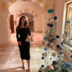 Marwa Karam Instagram - هاي حبايب، شنو رأيكم بملابس وعروضات @shein_ar لاخر السنة😍 جبتلكم كود خصم marwakrm ينطيكم 15% خصم اختياراتي: 1. 2782019 2. 3150148 3. 11223564 4. 11664807 #sheinforall #sheinyearendsale