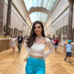 Marwa Karam Instagram – هلو حبايبي 💕 بما انو العيد عالابواب اني و @revolvemena حبينا نهديكم 20% خصم باستخدام كود MARWA20 لما تتسوقون من عندهم لحد يوم 25 June فلحقو نفسكم ولا تنسون تدزولي لوك العيد 😍