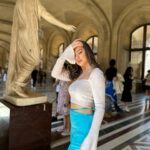 Marwa Karam Instagram – هلو حبايبي 💕 بما انو العيد عالابواب اني و @revolvemena حبينا نهديكم 20% خصم باستخدام كود MARWA20 لما تتسوقون من عندهم لحد يوم 25 June فلحقو نفسكم ولا تنسون تدزولي لوك العيد 😍