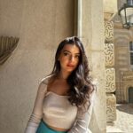 Marwa Karam Instagram – هلو حبايبي 💕 بما انو العيد عالابواب اني و @revolvemena حبينا نهديكم 20% خصم باستخدام كود MARWA20 لما تتسوقون من عندهم لحد يوم 25 June فلحقو نفسكم ولا تنسون تدزولي لوك العيد 😍