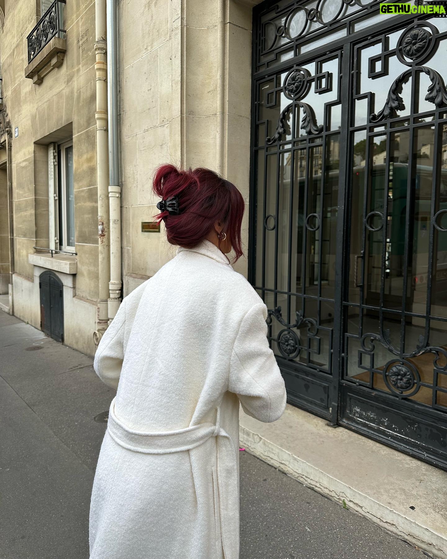 Marwa Merazka Instagram - Un total look automne đ @boohoo Câest ma saison prĂ©fĂ©rĂ©, vous ĂȘtes prĂȘtes pour des looks de folie ? đ»âš Je vous mets les rĂ©fĂ©rences juste ci-dessous đ top : GZZ67851 pantalon : GZZ67850 manteau : GZZ55707 #collaborationcommerciale