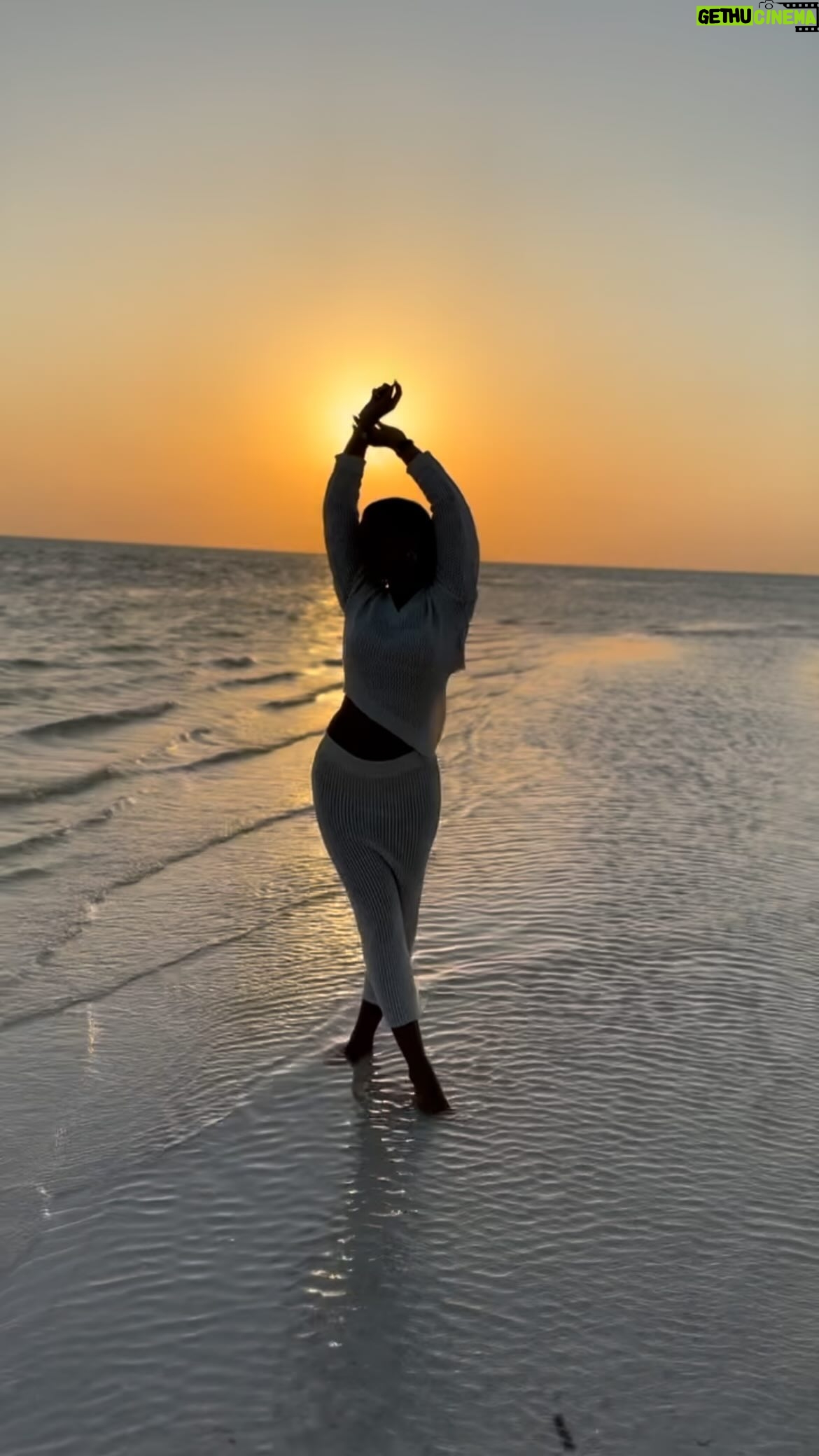 Marwa Merazka Instagram - Stop dreaming and start living ✨