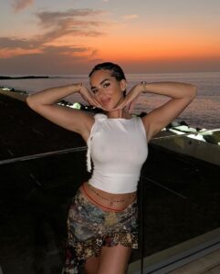 Marwa Merazka Instagram - had the best time in Sénégal 💚💛❤️