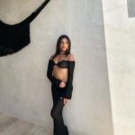 Marwa Merazka Instagram - Mon ensemble vient de chez @boohoo les nanas 🖤