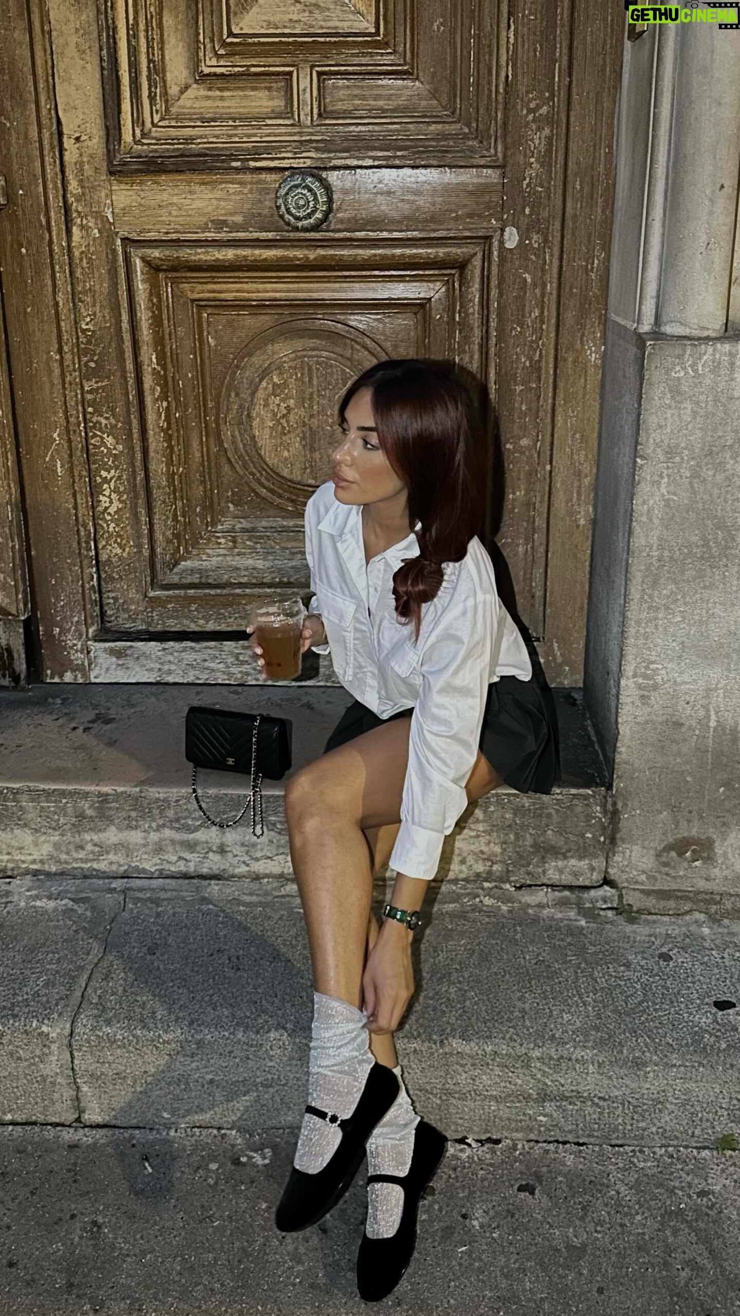Marwa Merazka Instagram - Hier j’ai pris le train direction Lille pour l’inauguration du Pop-Up Store SHEIN Lille ! La marque s’y installe pour 5 jours du 20 au 24 octobre ! Il sera ouvert de 10h à 19h30 et se situe 38-40 Place du Général de Gaulle, 59000 Lille ! Entre les vêtements incroyables, les accessoires, la déco et les objets pour la maison vous ne saurez plus ou donner de la tête ! Profitez également de -15% dès 29e d’achat, -20% dès 69e d’achat sur tout le site français avec mon code LIMARWA ! @sheinfrance_ #SHEINInLille #SHEINTHEKNOW #meetSHEIN *Collaboration Commerciale