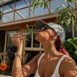 Marwa Merazka Instagram - J’espère que vous avez tous passé une bonne rentrée 📚 je vous avoue que je suis toujours sous le soleil ☀️la rentrée pour moi sera en octobre 🥰