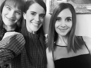 Mary Holland Instagram - 💕3 sisters!💕 I love these two people very much. Huge thanks to @victoriaboa1 for teaching us the backward swizzle (that we absolutely NAIL) ⛸🎄 #happiestseason