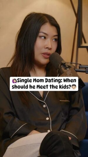 Mary Lynn Rajskub Instagram - When should he meet the kids? Single mom dating is hard🥹 
The amazing @marylynnrajskub ask @jiaoyingsummers hardcore questions @tigermilfpodcast 🙋🏻‍♀️🔥

#jiaoyingsummers #marylynnrajskub #tigermilfpodcast #singlemomlife #singlemoms #singlemomdating