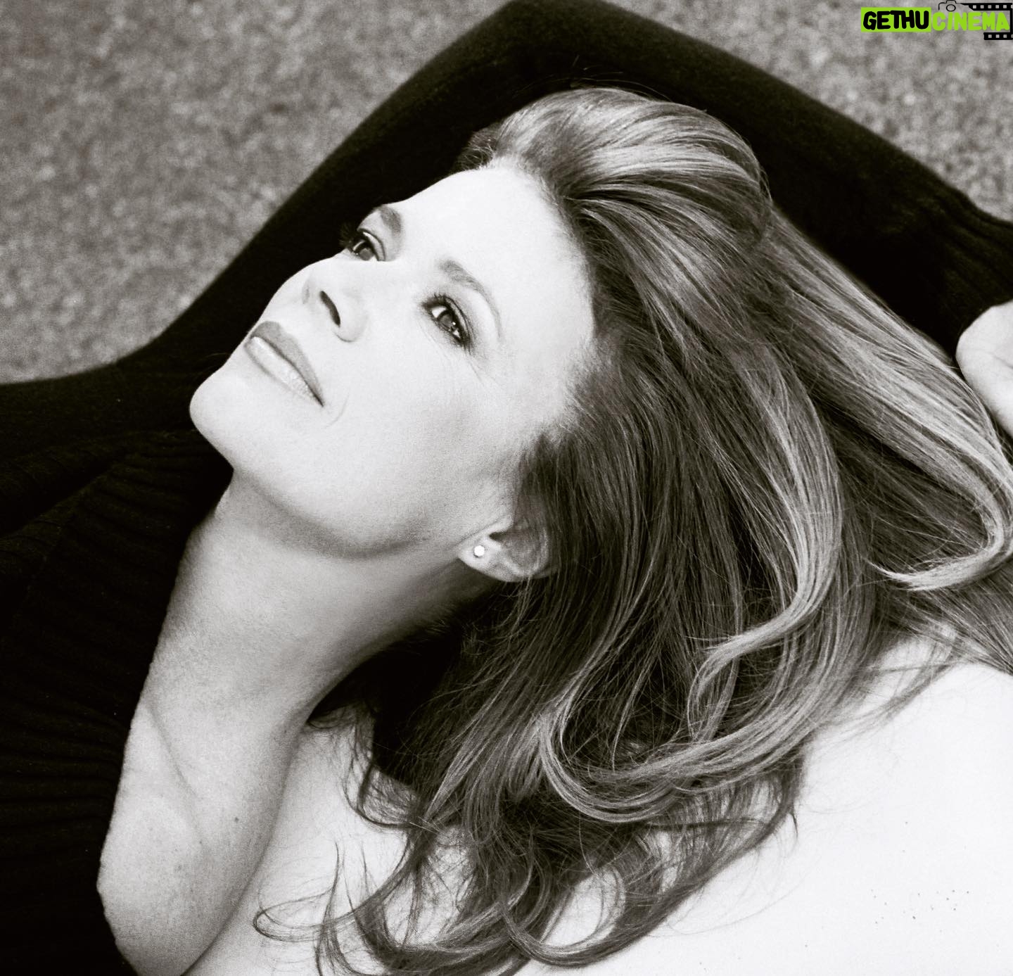 Mary-Margaret Humes - 3.3K Likes - #flashbackfriday #daydreaming š« Wishing you all of few magical moments to quiet your minds this weekend...š #reflection #loveyourself #bekind