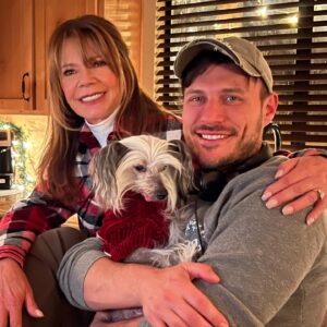 Mary-Margaret Humes Instagram - Spent the last week filming a secret TV movie in a secret beautiful location written and directed by the amazing  @jakehelgren ❤️ Can’t tell you any of the secret plot lines but it will surely tug at your heartstrings!! More deets about it later this year 🎄😉#tvmom #tvfamily
