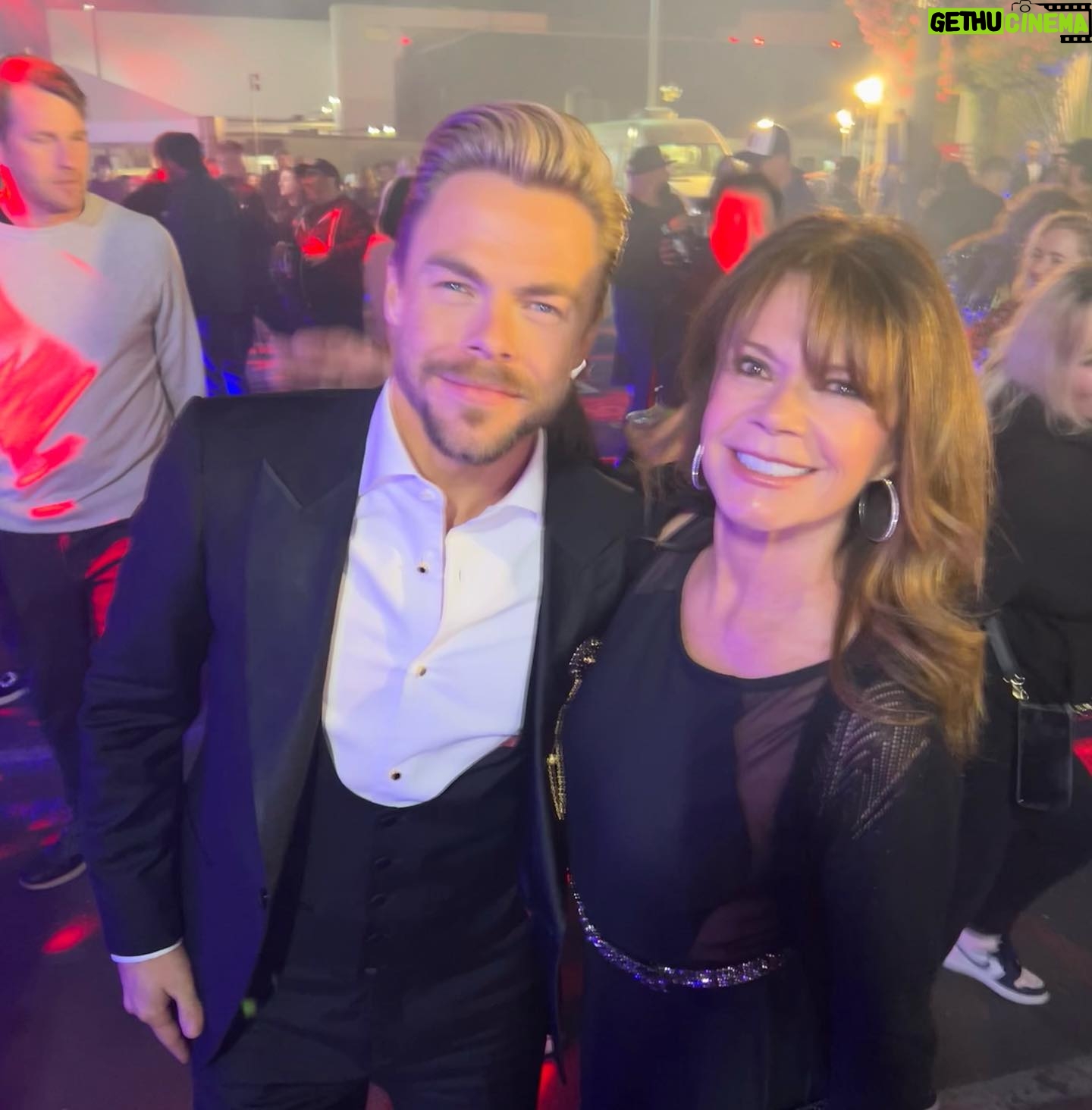 Mary-Margaret Humes - 1.6K Likes - About last night ⦠an enchanting evening at the finale of Dancing with Stars reconnecting with old friends and making some extraordinary new ones. #magical @disneyplus @dancingwiththestars Thanks bestie @louisvanamstel ā¤ļø