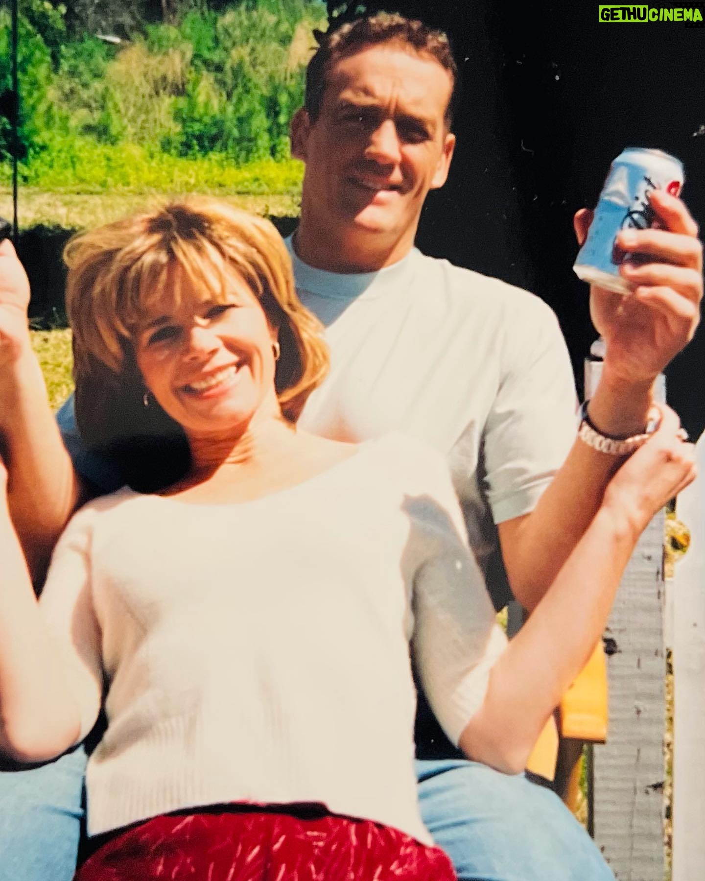 Mary-Margaret Humes - 4.1K Likes - #fbf to a time of simplicity ⦠when the only thing you held in your hand was a soda ⦠not a cell phone ⦠Gee, what a concept ⦠life on the creek š. #dawsonscreek #90stv #tvfamily #foreverfriends