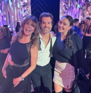 Mary-Margaret Humes Instagram - About last night … an enchanting evening at the finale of Dancing with Stars reconnecting with old friends and making some extraordinary new ones. #magical @disneyplus @dancingwiththestars Thanks bestie @louisvanamstel ❤️