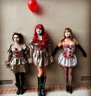 Mary-Margaret Humes Instagram - About last night … Ain’t nothin’ to see here people … move along … 🎈😳
