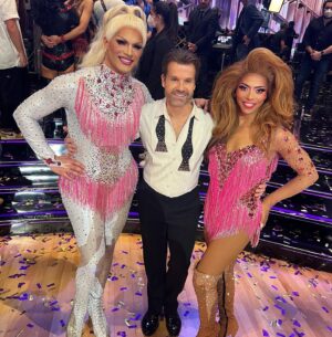 Mary-Margaret Humes Instagram - About last night … an enchanting evening at the finale of Dancing with Stars reconnecting with old friends and making some extraordinary new ones. #magical @disneyplus @dancingwiththestars Thanks bestie @louisvanamstel ❤️