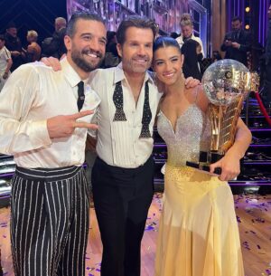 Mary-Margaret Humes Instagram - About last night … an enchanting evening at the finale of Dancing with Stars reconnecting with old friends and making some extraordinary new ones. #magical @disneyplus @dancingwiththestars Thanks bestie @louisvanamstel ❤️