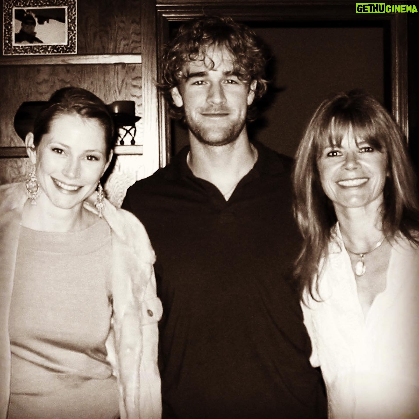 Mary-Margaret Humes - 11.4K Likes - This #throwback 📸 from 2005 for no other reason than it just popped up in my #memories and made me smile this morning #behindthescenes #dawsonscreek with @meremonroe and @vanderjames #happymonday Wishing you all a week full of smiles ahead. 💜💫