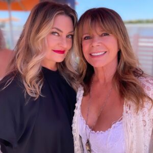 Mary-Margaret Humes Instagram - There are no words to describe how lovely she is … you know her from so many amazing roles from #twinpeaks to #riverdale but for me she was the force the producers brought in to help break up my relationship with my #tvhusband @johnwesleyshippjr on #dawsonscreek …see my Instagram story to view the outcome … lol … love and respect you beautiful @madchenamick reunited today 25 years later at Hollywood Mother’s Day Event hosted by @thecreativecoalition
