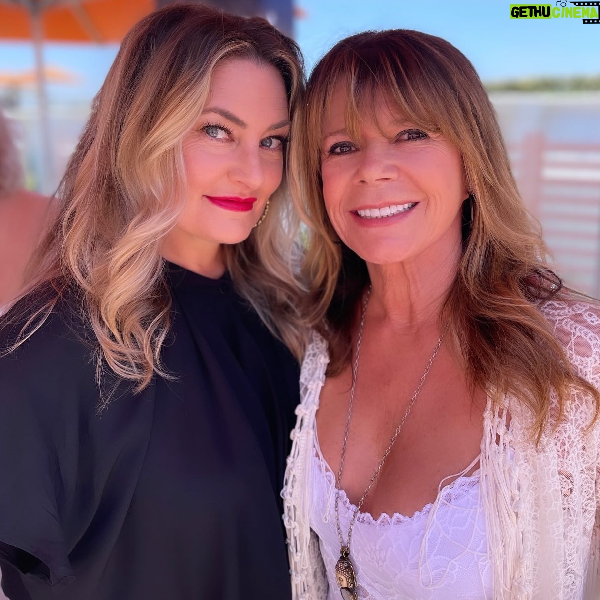 Mary-Margaret Humes - 4.1K Likes - There are no words to describe how lovely she is ⦠you know her from so many amazing roles from #twinpeaks to #riverdale but for me she was the force the producers brought in to help break up my relationship with my #tvhusband @johnwesleyshippjr on #dawsonscreek ā¦see my Instagram story to view the outcome ⦠lol ⦠love and respect you beautiful @madchenamick reunited today 25 years later at Hollywood Motherās Day Event hosted by @thecreativecoalition