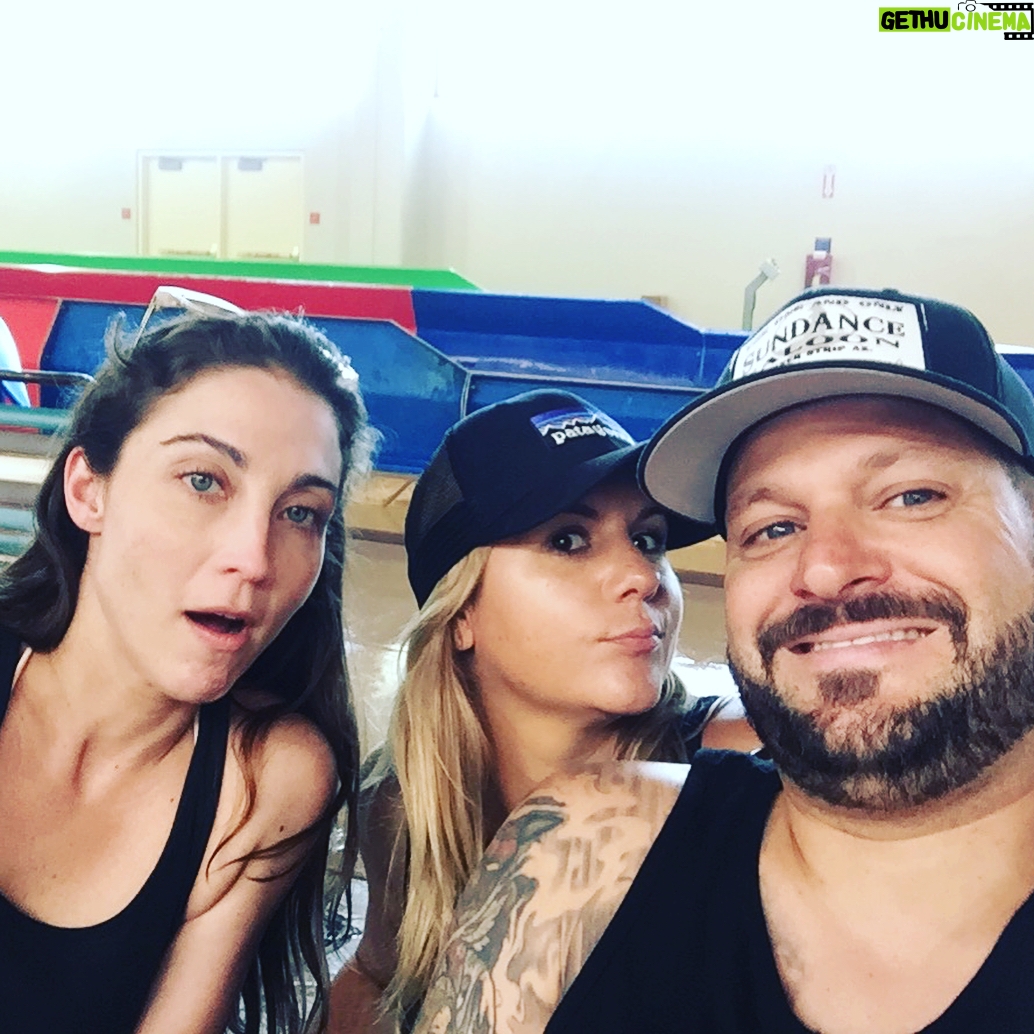 Mary Padian Instagram - With these hooligans @brandipassante @jarrodschulz and kiddos at @disneyland #storagewars #ionlyrunforMICKEY #mysecondfam @aetv