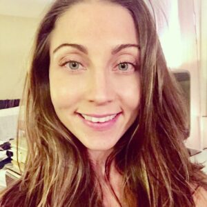 Mary Padian Instagram - Probably my third selfie of all time...Literally. Ha! Happy SELFIE Wednesday :) #storagewars #teammary #SELFIE www.marysfinds.com @marys_finds
