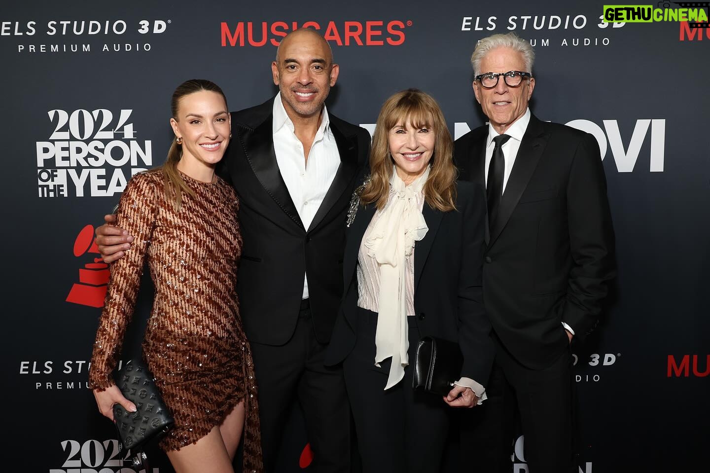 Mary Steenburgen Instagram - This was the first time to the Grammys for both of us. I made one promise to myself that I wouldn’t let all the magic of the music get spoiled for me by wearing torturous shoes (Go Barbie!). So, I wore my beautiful Chanel boots the first night, and my Stuart Weitzman rain boots to Clive Davis’s party and to Grammy night. When we stepped out of the Crypto Arena into the MASSIVE DOWNPOUR, I couldn’t wipe the smile off my face at how warm, dry, and comfortable my feet were. Here are a few shots of our weekend. Seeing @jinglejohnosborne and @luciesilvas, @tjosborne and @abiezervh, was a big dose of family on a magical night. As were the surprise hugs from my soul son, @alexanderdavidisrael. Thank you glam teams @lorencanbymakeup, @claytonhawkins, @fionastiles, @josephchase, @itsamandalim, @_shmian, @albrightfashionlibrary. Thank you especially Harvey Mason Jr. for inviting us, and for you and Brit being two of my most cherished friends. .. . . . . . . . . @gettyentertainment @imagezbylb @monicaschipper @kayla.optics @lestercohenphoto @johnshearer