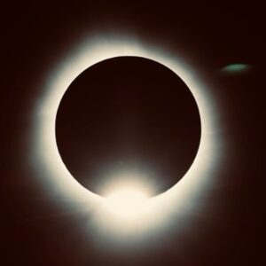 Mary Steenburgen Instagram - Lots of people will take shots of the eclipse but only one of them is photographer, Nancy Steenburgen, my talented beloved sister.  In Arkansas. Right in the path of totality!!!!