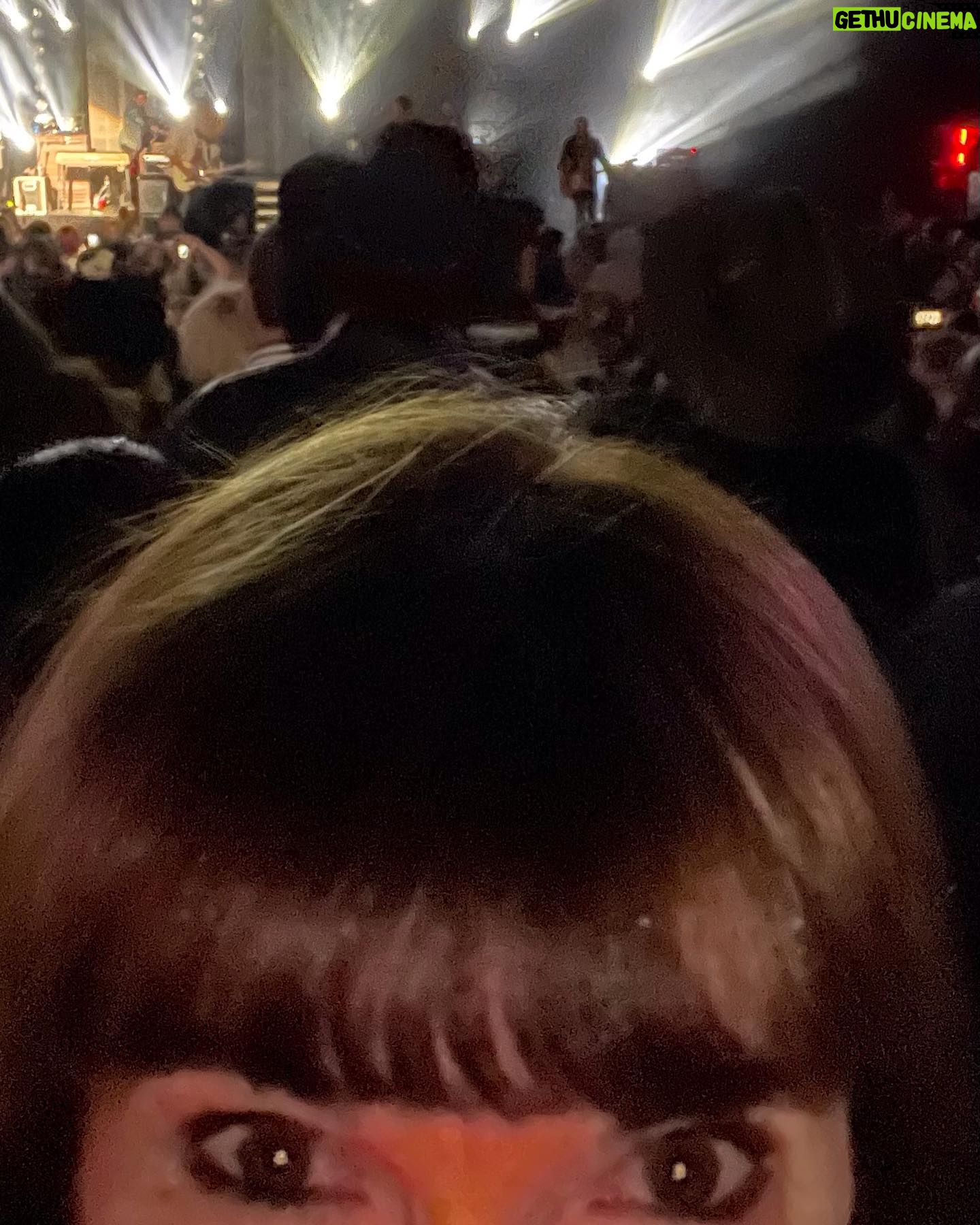 Mary Steenburgen Instagram - I peeped out of my hiding hole last night and went to a concert. The Brothers Osborne concert was pretty miraculous. TJ’s incomparable voice and John playing the guitar like a man possessed. They would be mesmerizing to me even if they weren’t two of my best friends in the world. But, knowing them and their family, and everything that has made up this journey to headlining at The Greek; well that’s just a thrill. I don’t think I ever took music for granted, but the joy I felt after a year and a half of no live music was profound. And yes, @charliemcdowell, I know it says Rothers Osborne. #TheGreek #BrothersOsborne #vaccinatedonlyvenue #openairvenue