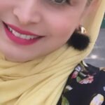 Maryam Kavyani Instagram – .

در سکوت حسی بوجود می آید به نام حس رضایت
از اینکه چه خوب شد در مقابل قضاوتش سکوت کرم
چه خوب شد در مقابل بی احترامیش سکوت کردم
چه خوب شد گله شنیدم  ولی خودم راتوجیح نکردم
چه خوب شد اسرارم را فاش نکردم
چه خوب شد اهدافم را نگفتم 

گاهی سکوت رفاقتهارا بیشتر میکند
حرمت ها را نگه میدارد 
و
ارزشها را بالا میبرد.
زیرا من معتقدم بلند ترین صدا ی این دنیا زمان است.همه چیز را سنجیده و به وقتش نمایان میکند.

#دلنوشته_کاویانی#مریم_کاویانی#حرف_دل #دکلمه#دست_نوشته_های_من #هنرمندان#صدای_ماندگار#سکوت #رضایت