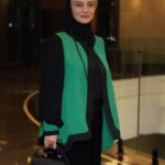 Maryam Kavyani Instagram - . انتخاب من سادگی همراه با کیفیت است تا همیشه حس خوب برایم بماند…🛍️ ………….. @iranzaminmezon @mahnoushteymourzadeh @nargesshoseinian @atefehbabaei__ 📸 مراسم اکران خصوصی عشق کوفی @kufis_love @hassan.akhondpour #زنان_موفق #زنان_کارآفرین #تولیدات_داخلی #زنان_طراحی_لباس