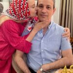 Maryam Kavyani Instagram - . #تولدت_مبارک #برادرانه_خواهرانه #خانواده_عشق #دوست #دوست_خانوادگی #مریم_کاویانی #سورپرایز_تولد #مردادماهی 🎂🌟🎊👏🌺🥰🧿 🔴 حضور گرم و صمیمانه مهدی صفایی دوست دیرین و ارزشمند من و برادرم در روز تولد علی ، داداش عزیزم جمع ما را شاد و به یادماندنی تر کرد⭐️🧿❤️ @safaeimehdi @akavyani 🌟@babakaframusic 🌟