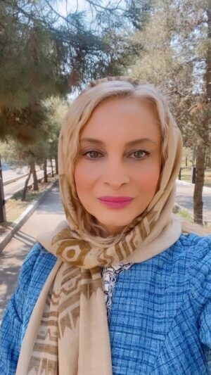 Maryam Kavyani Instagram - .
من با چشمان شما و قلب شما دیده میشوم…
ممنونم بابت بودنتون⭐️❤️
@maryam_kavyani
#مریم_کاویانی
#ریلز_اینستاگرام