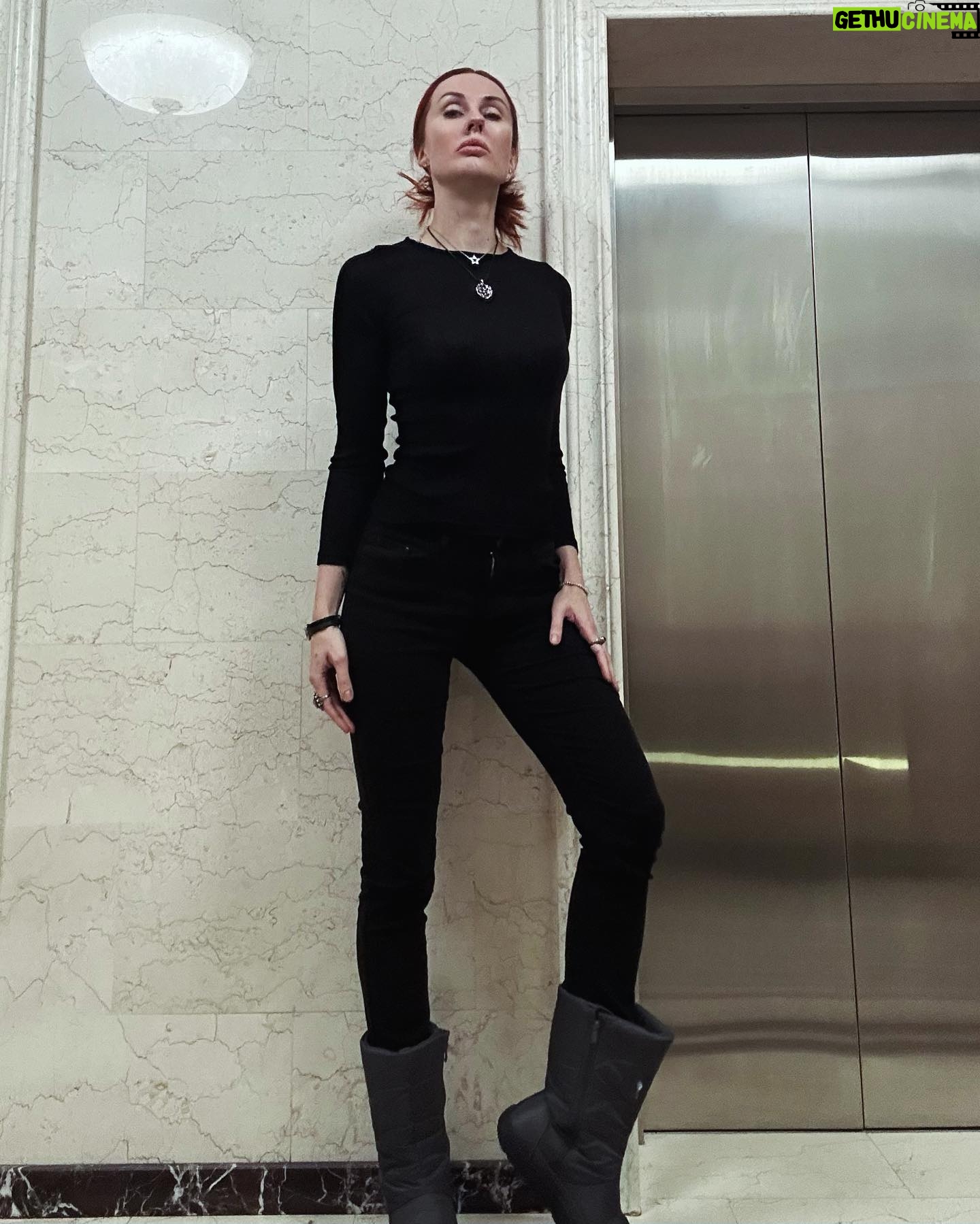 Maryana Romanova - 3.6K Likes - Улан-Š£Š“Ń ŃŠøŃ
ий, ŃŠ½ŠµŠ¶Š½Ńй. ŠŠ°Ń
Š½ŠµŃ ŃŠ³Š»ŠµŠ¼ ŠæŠ¾ŃŠµŠ¼Ń-ŃŠ¾) в ŃŠµŠ½ŃŃŠµ Š¾Š³ŃŠ¾Š¼Š½Š°Ń елка Ń ŃŠ¾Š²ŠµŃŃŠŗŠøŠ¼ вайбом, на ŃŠ»ŠøŃаŃ
ŃŃŃŠ½Š¾ Šø Š¼Š°Š»Š¾Š»ŃŠ“но. ŠŃŠøŠ²ŠµŃŠ»ŠøŠ²Ńе ŃŠ»ŃŠ±ŃŠøŠ²Ńе Š»ŃГи. Š£ Š²ŃŠµŠ¹ Š½Š°ŃŠµŠ¹ компании полное оŃŃŃŠµŠ½ŠøŠµ, ŃŃŠ¾ Š¼Ń ŃŃŃ ŃŠ¶Šµ паŃŃ Š“Š½ŠµŠ¹, Ń
оŃŃ ŠæŃŠøŠ»ŠµŃели ŃŠ°Š½Š½ŠøŠ¼ ŃŃŃŠ¾Š¼.