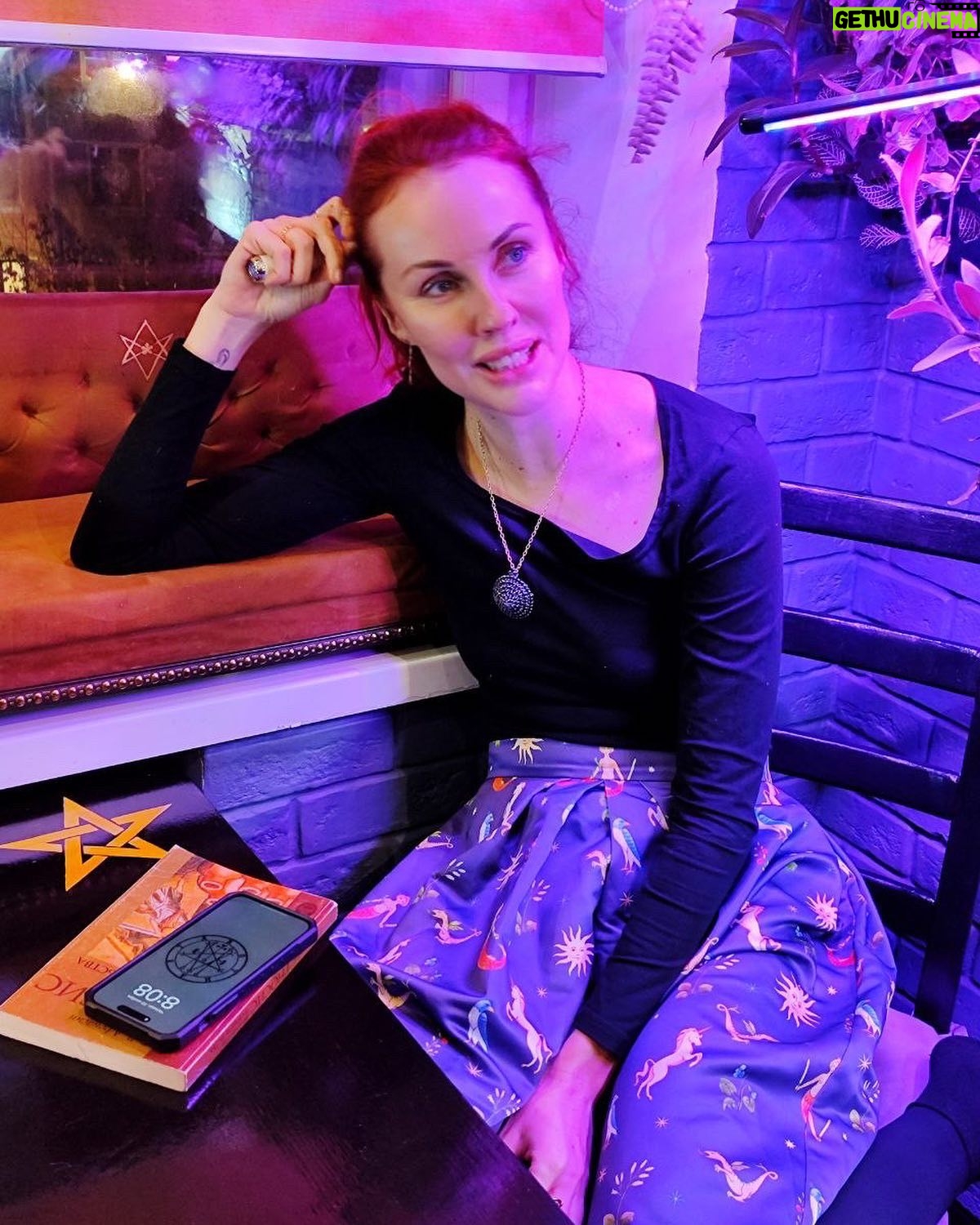 Maryana Romanova - 3.2K Likes - ŠŠµŃŠ½ŃŠ»Š°ŃŃ Šŗ Š¾ŃŠ½Ńм вŃŃŃŠµŃам Ń Š¼Š¾ŠøŠ¼Šø ŠŗŠ¾Š»Š“ŃŠ½Š°Š¼Šø. ŠŃŠµŃŠ° ŠæŃŠ¾Š²ŠµŠ»Šø Š¾ŃŠµŠ½Ń ŃŠ»Š¾Š¶Š½ŃŃ Š¼Š°Š³ŠøŃŠµŃŠŗŃŃ ŃŠ°Š±Š¾ŃŃ - ŃŠ°ŃŃŃŠ½ŠøŠ°Š½ŃŠŗŃŃ ŠæŃŠ°ŠŗŃŠøŠŗŃ Ń Š·ŠµŃŠŗŠ°Š»Š¾Š¼. Š ŠøŃŃŠ°Š» ŃŃŠ°Š» ŃŠæŠ¾Š½ŃŠ¾Ńом ŠæŠ¾Š»ŠµŃŠµŠ²Ńего ŃŠµŠ¶ŠøŠ¼Š° - ŃŃŠ½ŃŃŃ ŠæŠ¾ŃŠ»Šµ него не могла Го 6 ŃŃŃŠ°. Š ŠµŃŠµ Š²ŃŠµŃа Š±Ńло ŠæŃинŃŃŠ¾ ŃŠµŃение (Šø Гаже ŠŗŃŠæŠ»ŠµŠ½Ń Š±ŠøŠ»ŠµŃŃ) ŃŠ²Š°Š½ŃŃŃ ŠæŠ¾ŃŠ»Šµ нового гоГа в Улан-Š£Š“Ń Š½Š° Š½ŠµŃŠŗŠ¾Š»Ńко Гней. ŠŠ° Š¾Š“Š½Ń ŠøŠ½ŃŠµŃŠµŃŠ½ŃŃ ŠæŃŠ°ŠŗŃŠøŠŗŃ.