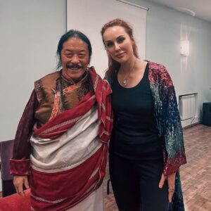 Maryana Romanova Instagram - Вчера опять были на практике у ламы Пема Рандрола.